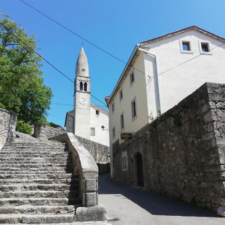 Apartmaji In Sobe Odlicna Hisa Stanjel Apartment Bagian luar foto