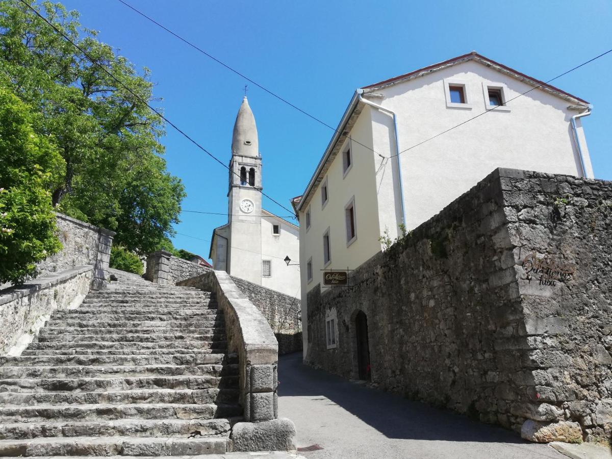 Apartmaji In Sobe Odlicna Hisa Stanjel Bagian luar foto