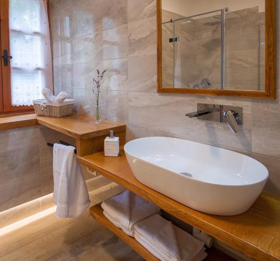 Apartmaji In Sobe Odlicna Hisa Stanjel Bagian luar foto