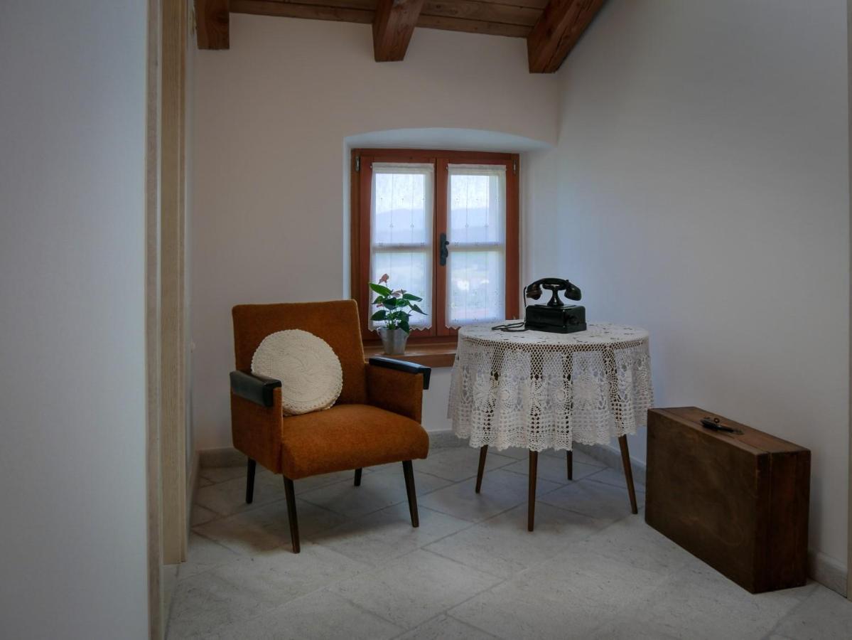 Apartmaji In Sobe Odlicna Hisa Stanjel Bagian luar foto