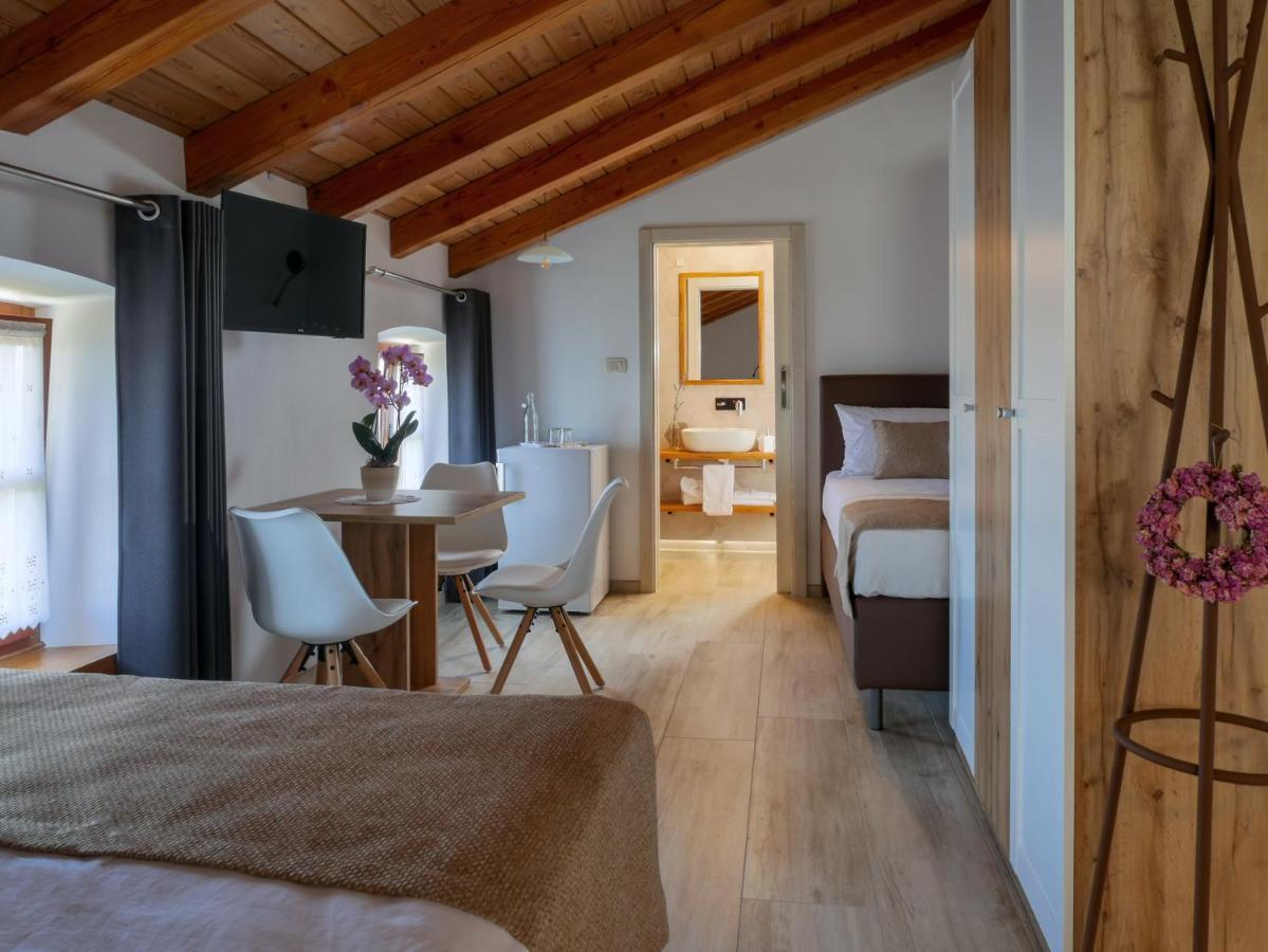 Apartmaji In Sobe Odlicna Hisa Stanjel Bagian luar foto