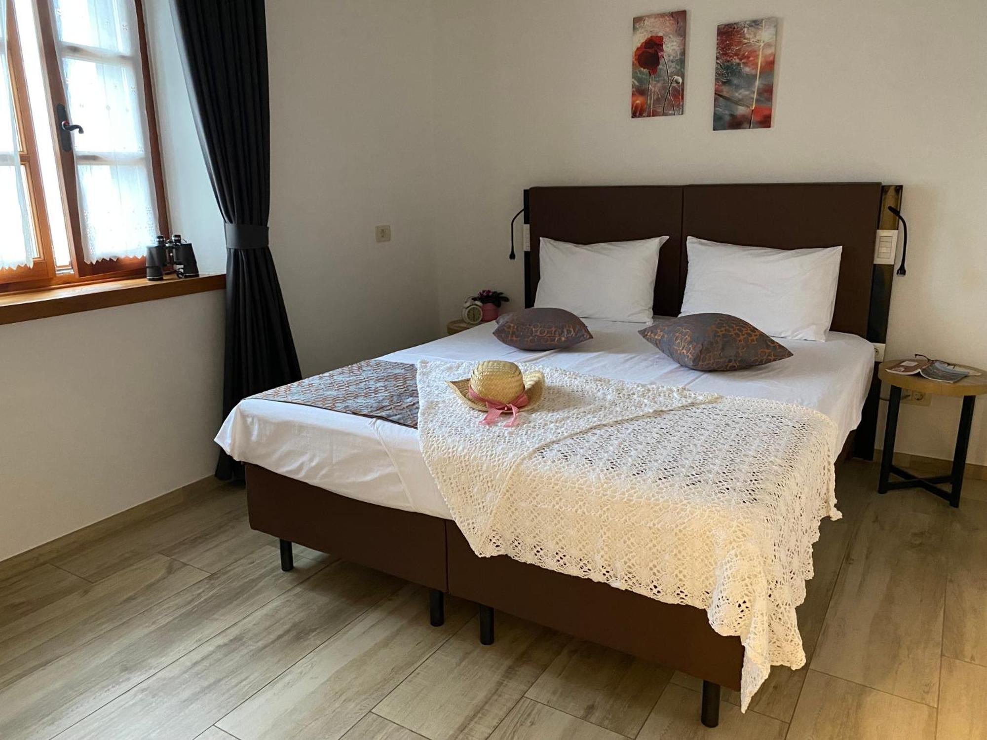 Apartmaji In Sobe Odlicna Hisa Stanjel Bagian luar foto